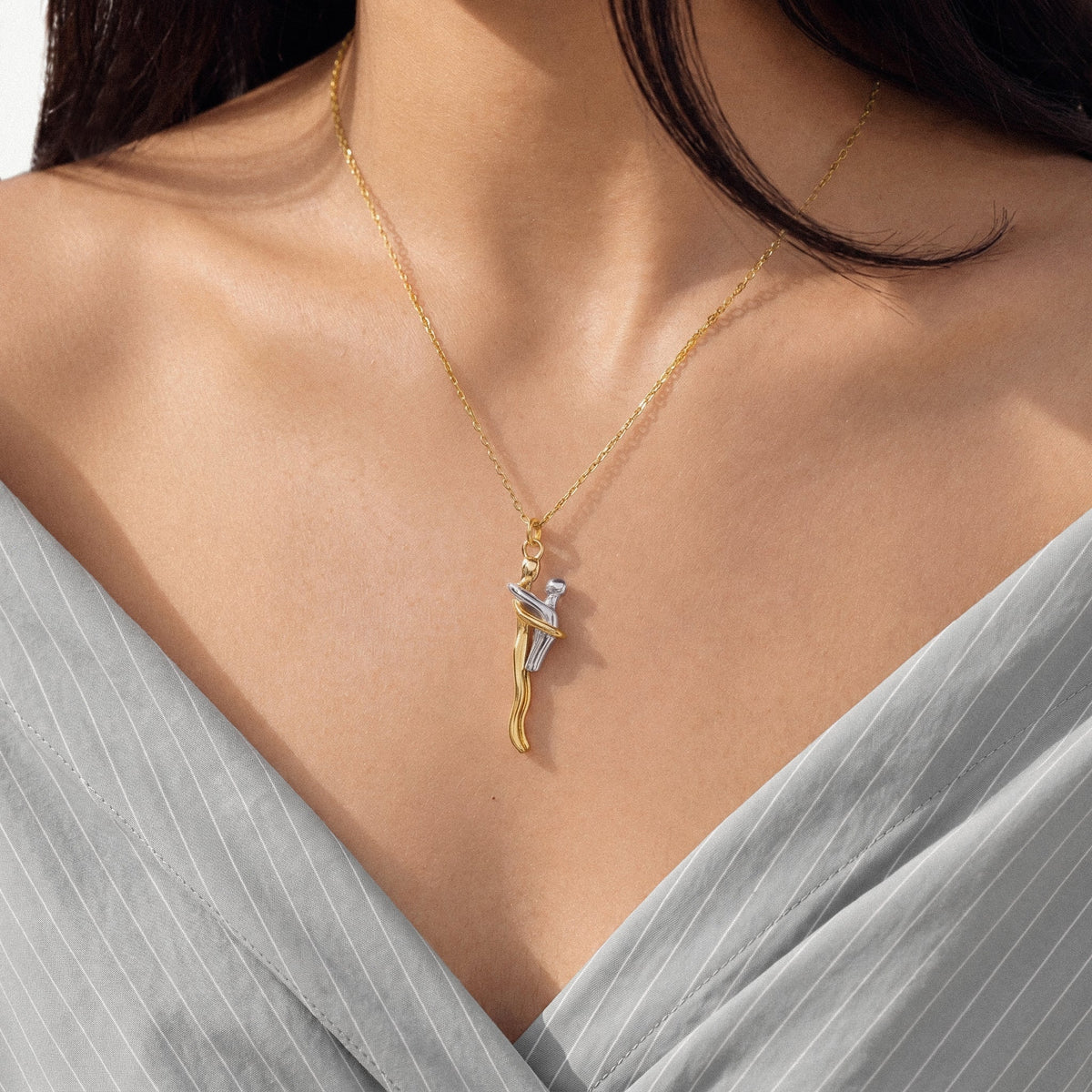 Hug Necklace close-up