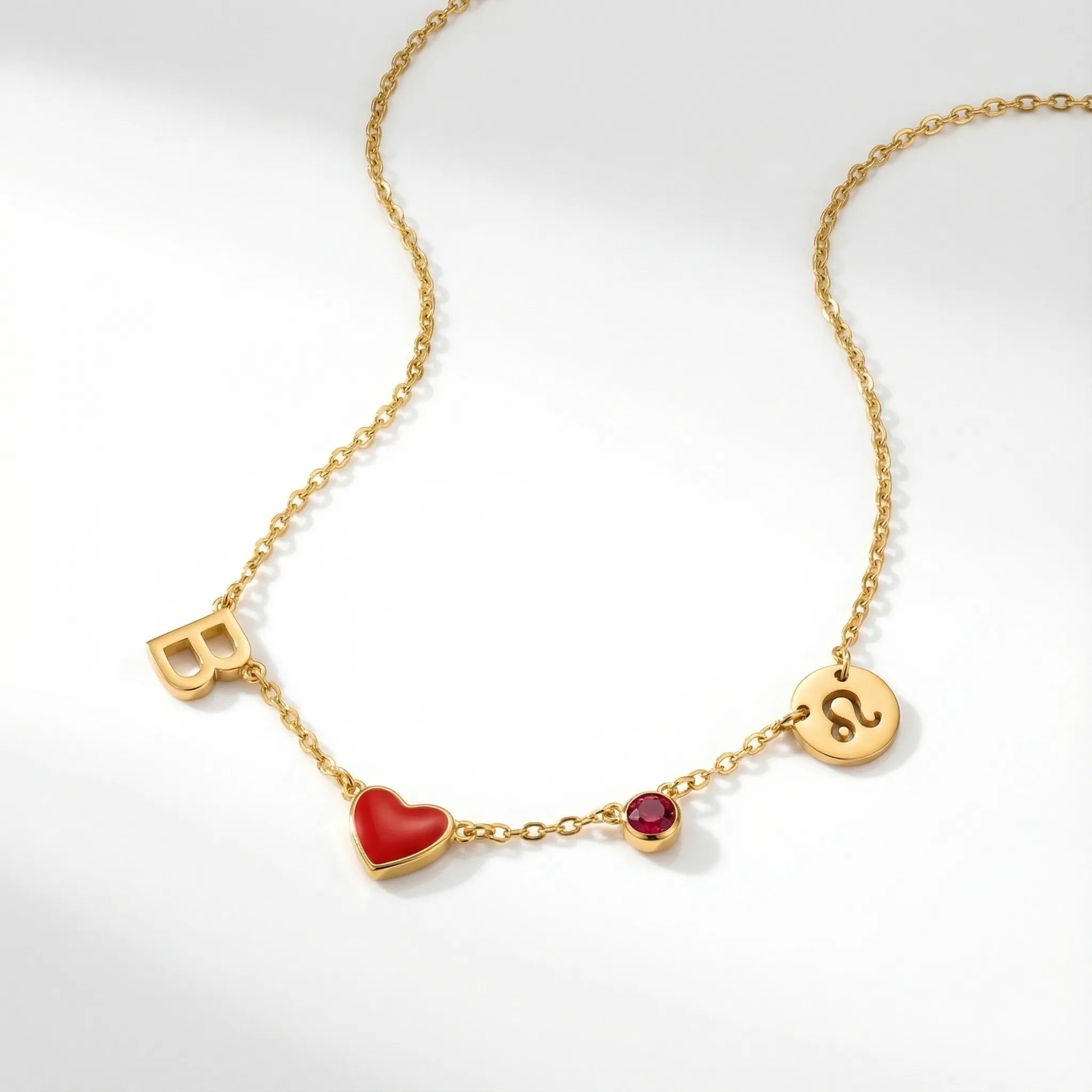 Collier initiale cœur en or 18 carats