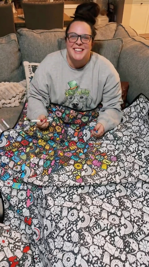 Customer with her coloured CuddleArt blanket